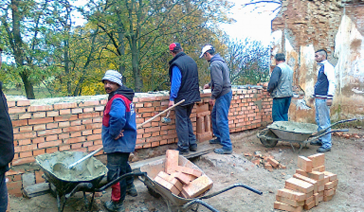 3. fotografia fotogalérie Zaujímavosti / Zachraňovanie kaštieľa - foto